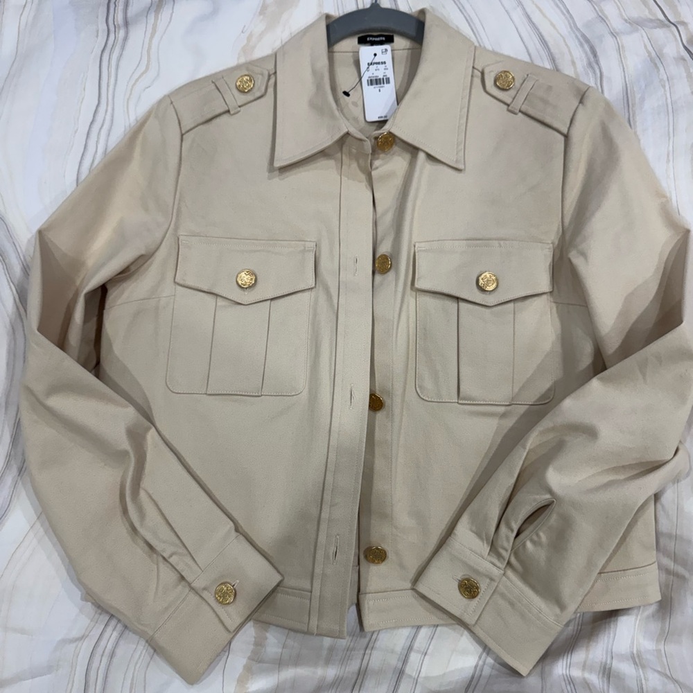 Express Twill Novelty Button Utility Shacket
New with tag
Size small